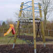 Kletterturm und Rutsche